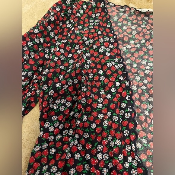 Paris Atelier & Other Stories blue red scallop edge strawberry wrap blouse - Picture 4 of 10